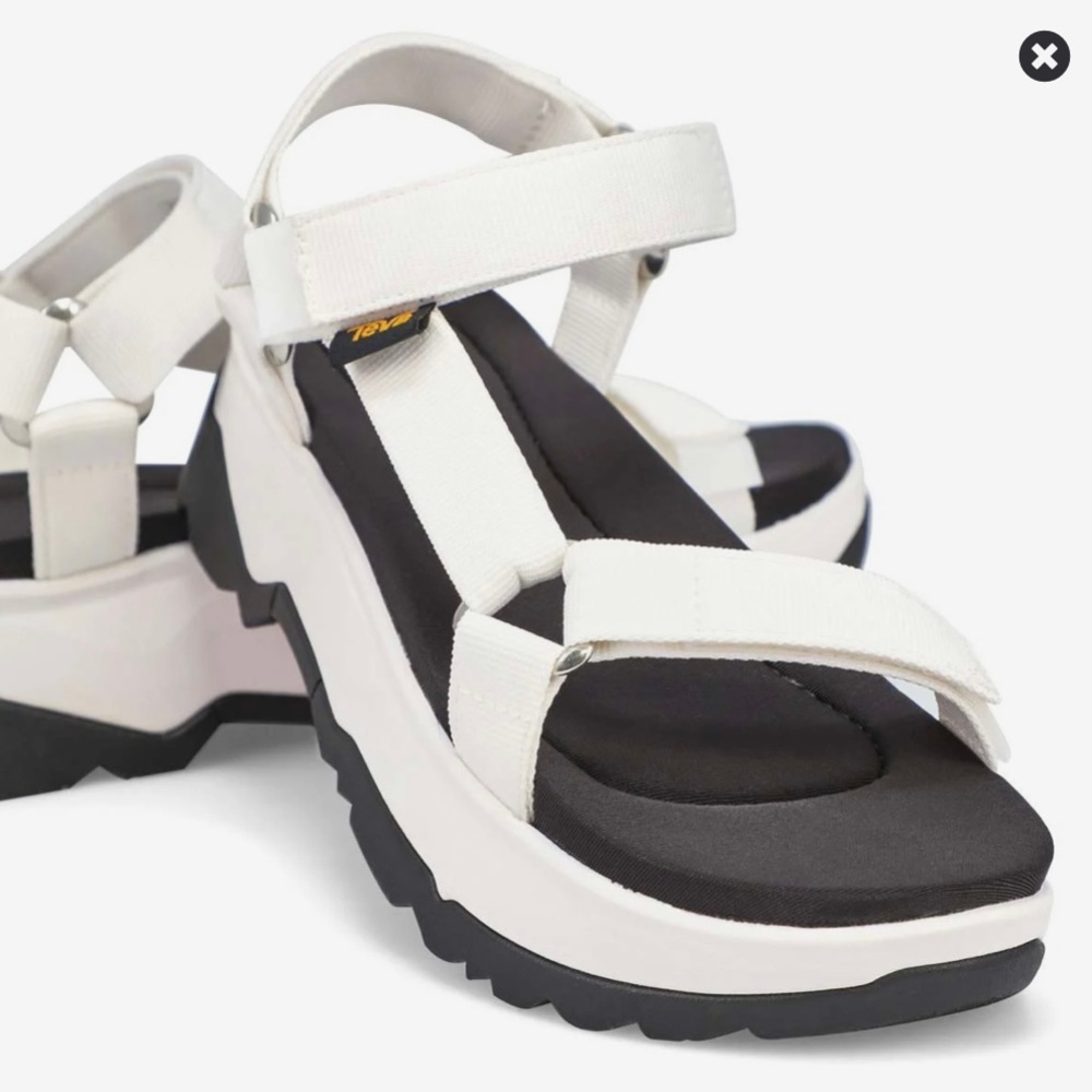 Teva Jadito platform sandals, in pristine condition with box. Like new!